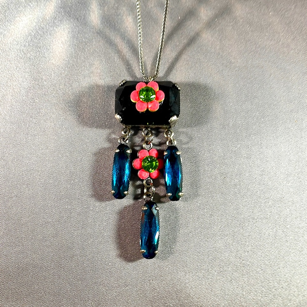 Tsarina necklace with sapphire and coral pink semi-precious stones NWT